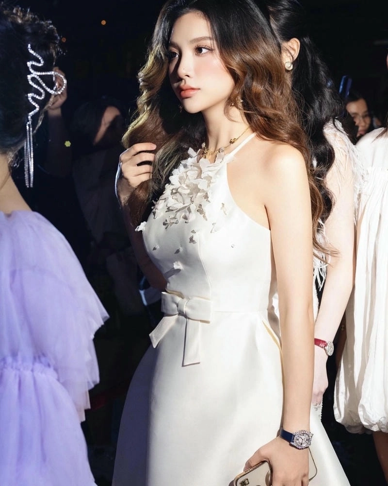 Tổng hợp những bản Hạnh Sino nhạc ấn tượng