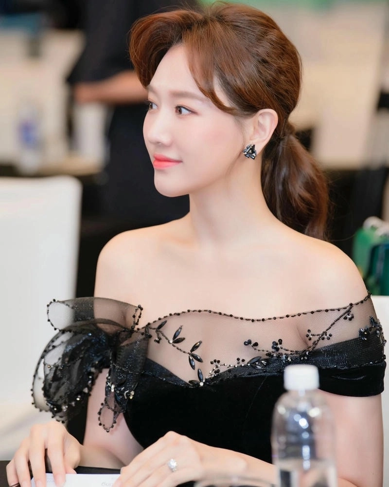 Tìm hiểu Hari Won Anh cứ đi đi lyrics và hiểu rõ hơn về ý nghĩa bài hát