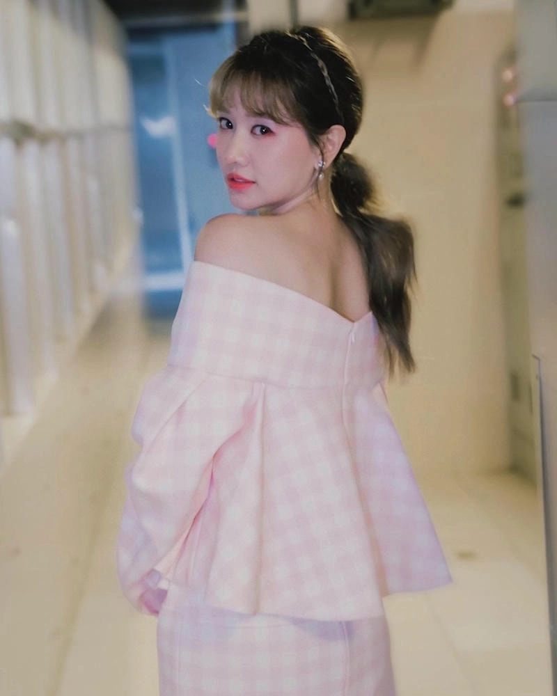 Hari Won chiều cao là một trong những điểm nổi bật làm cô thêm thu hút