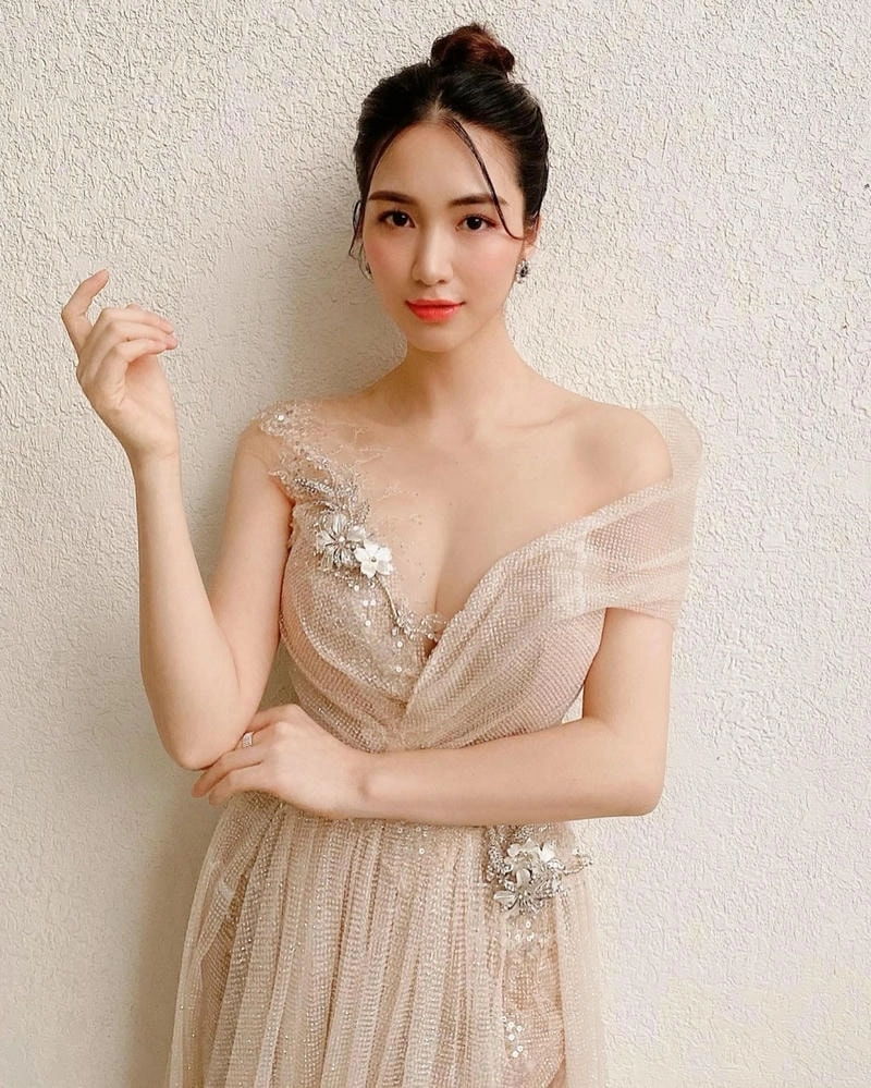 Hình ảnh đầy cảm xúc của Ca sĩ Hoà Minzy