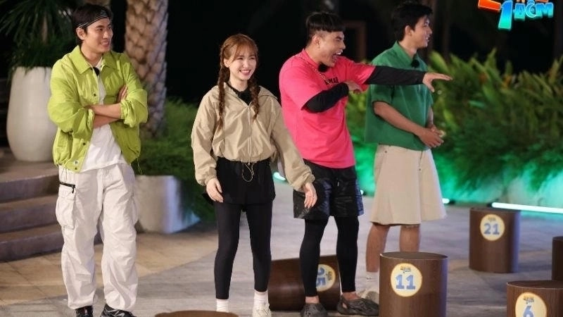 Thời trang nổi bật Giày cao gót của Hoà Minzy