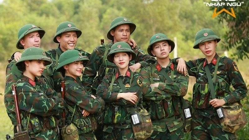 Loạt biểu cảm đáng yêu 2 Ngày 1 Đêm Hoà Minzy