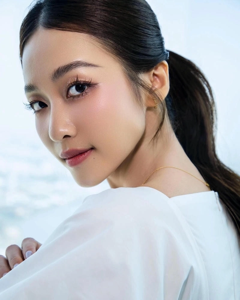 Diễn viên Khả Ngân đẹp cuốn hút