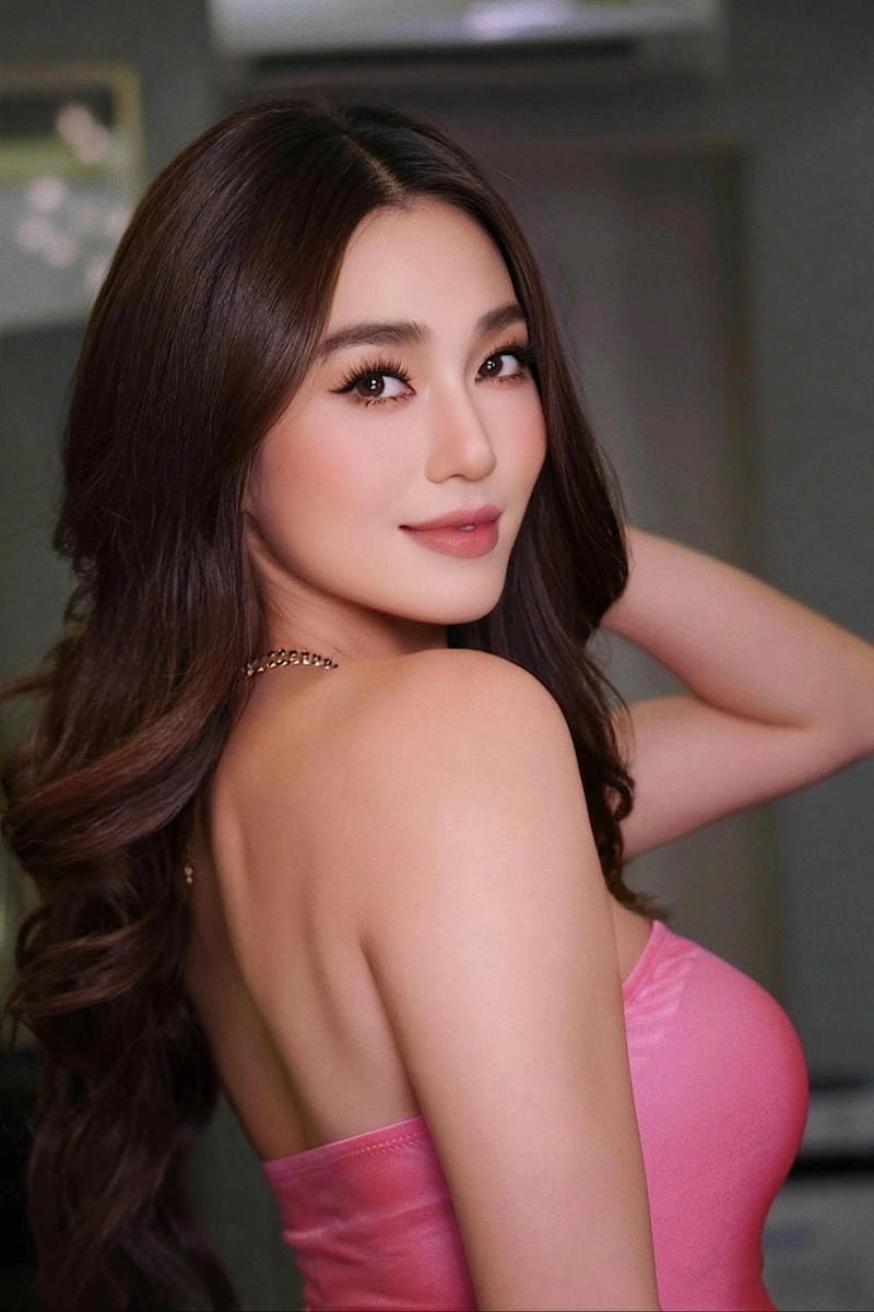 Lắng nghe giọng hát ca sĩ Khánh My