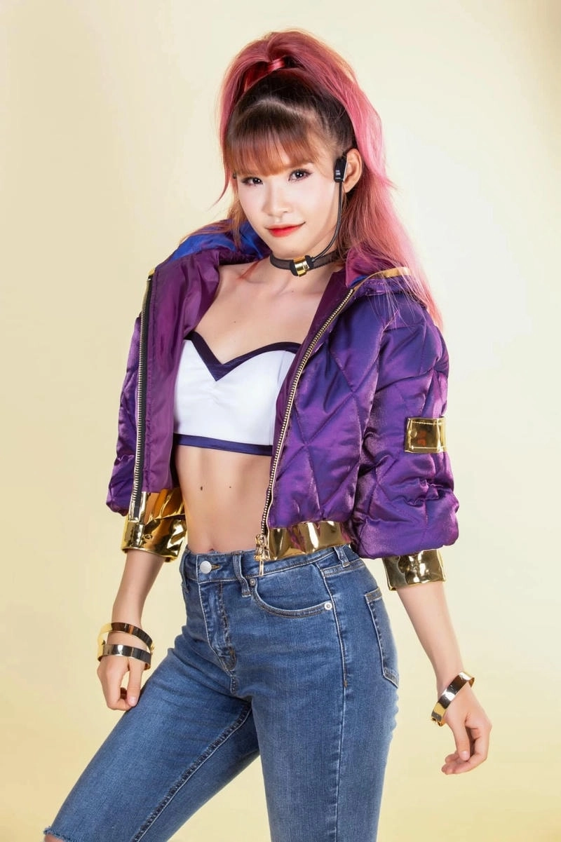 Ngắm nhìn nụ cười Khởi My dễ thương