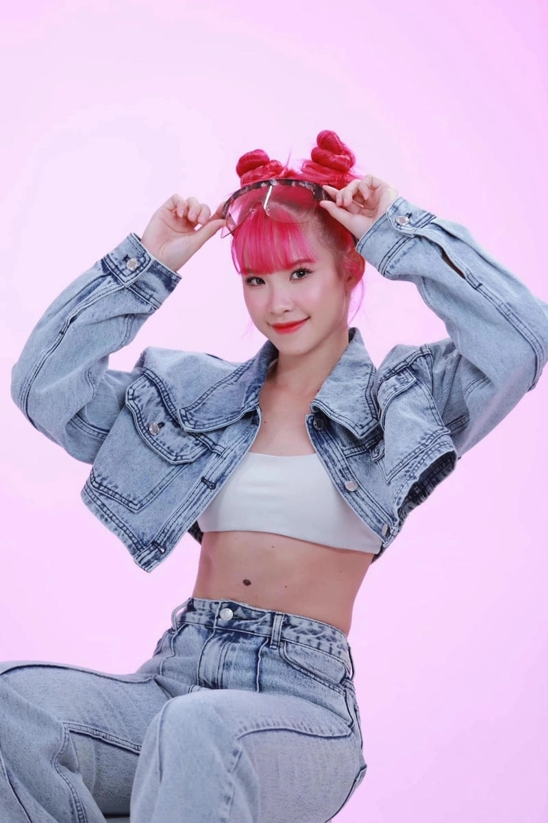 Đắm mình trong lời bài hát Khởi My gửi cho anh