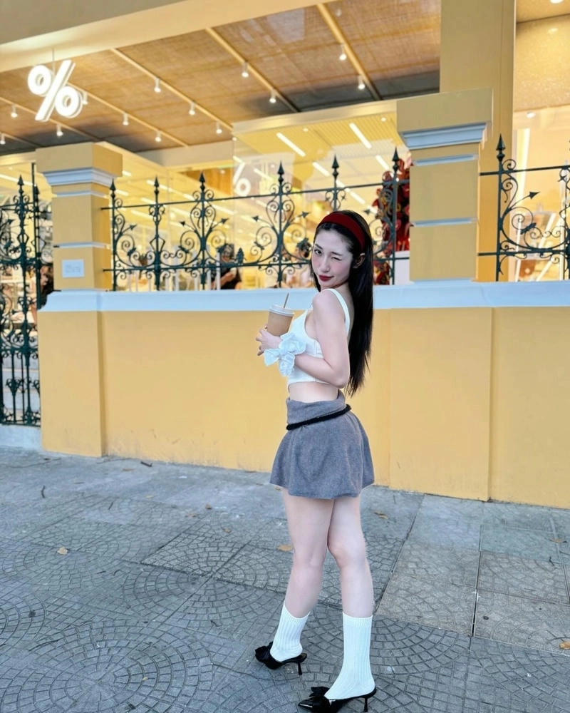 Hot trend xe buýt 2 tầng Khổng Tú Quỳnh siêu dễ thương