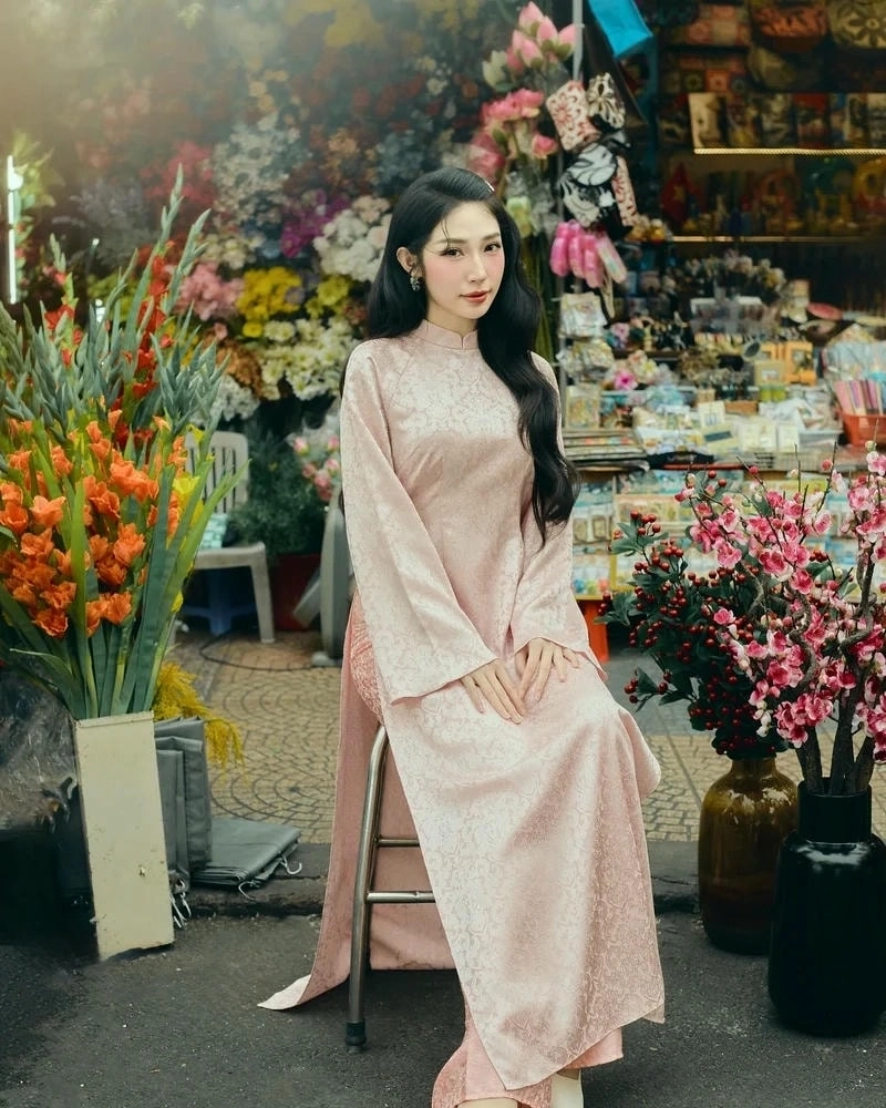 Đọc ngay tiểu sử Khổng Tú Quỳnh cực chi tiết