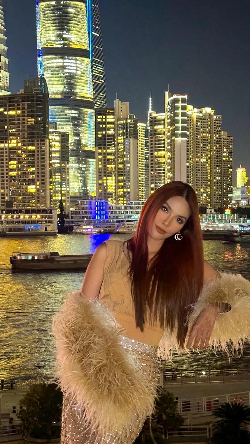 Hoa hậu Lan Khuê bị đuổi khỏi Trung Quốc gây tranh cãi