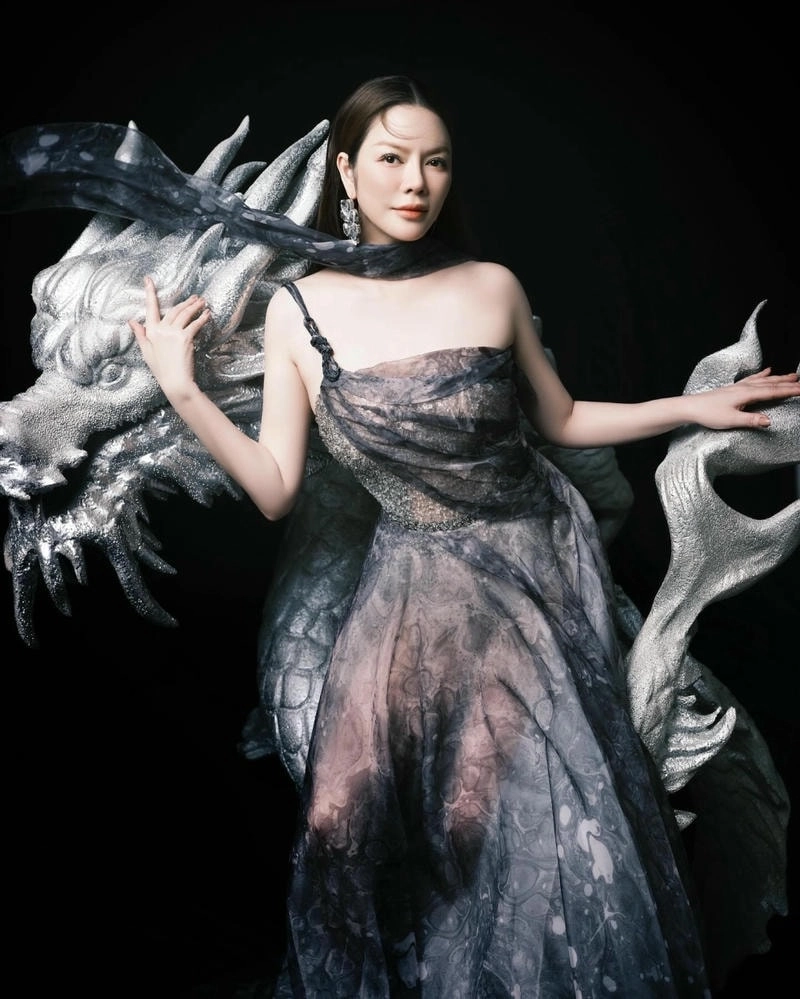 Xuất hiện trong Lý Nhã Kỳ người ấy là ai