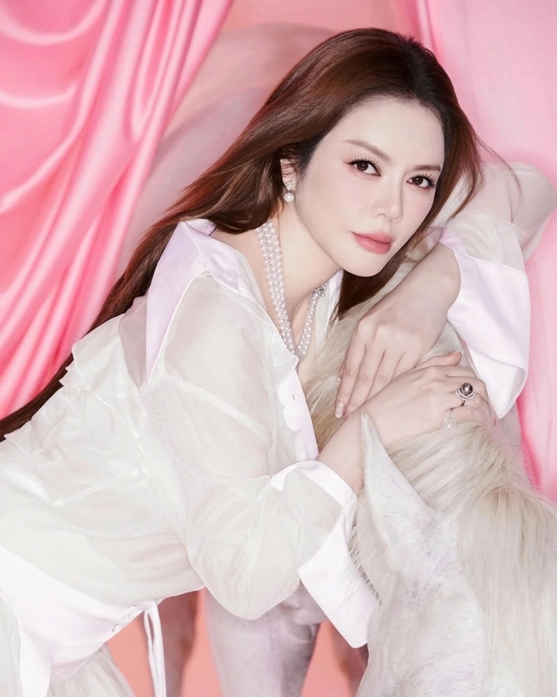 Nhan sắc Lý Nhã Kỳ trước đây gây bất ngờ