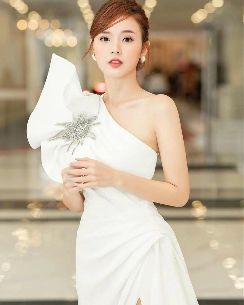 Bạn đã biết Midu sinh năm bao nhiêu
