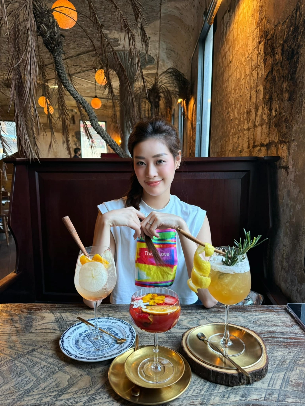 Nét đẹp quốc sắc của Hoa hậu Nguyễn Trần Khánh Vân