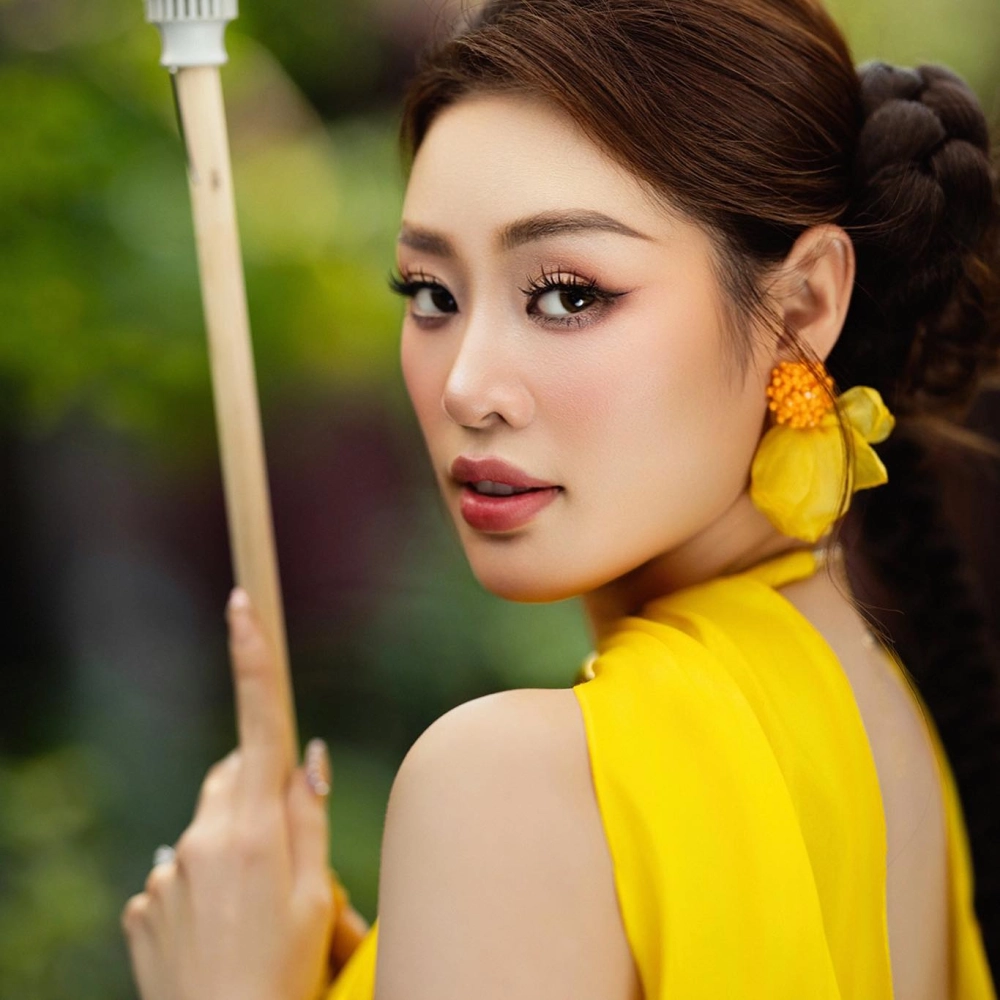 Lộng lẫy rạng rỡ Khánh Vân Hoa hậu Hoàn vũ 2020