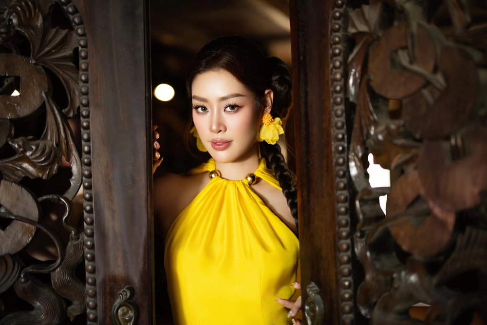 Thướt tha dịu dàng với Nguyễn Trần Khánh Vân áo dài