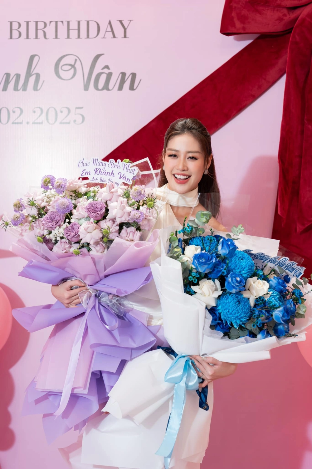 Thướt tha dịu dàng với Nguyễn Trần Khánh Vân áo dài