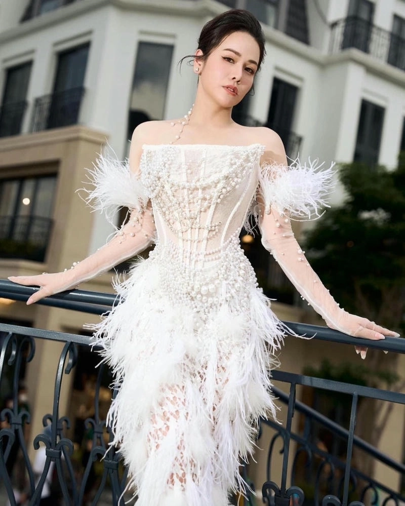 Hát karaoke Mưa Đã Tạnh của Nhật Kim Anh đầy cảm xúc