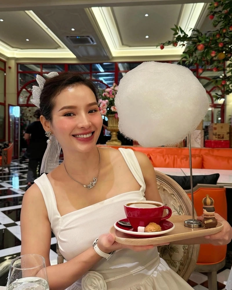 Phương Trinh Jolie hơn Lý Bình bao nhiêu tuổi
