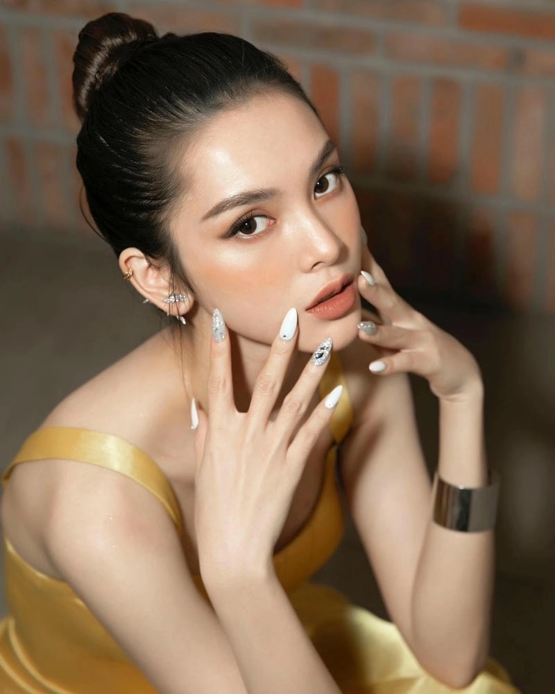 Danh tính người yêu Quỳnh Lương gây tò mò