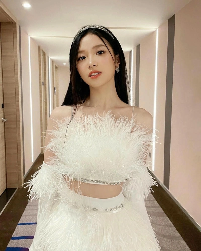 Mùa hè thêm rực rỡ nhờ Vào Hạ Suni Hạ Linh