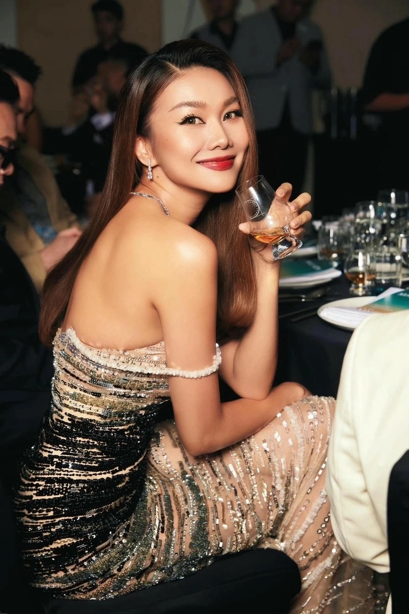 Tất tần tật về Thanh Hằng Là Ai