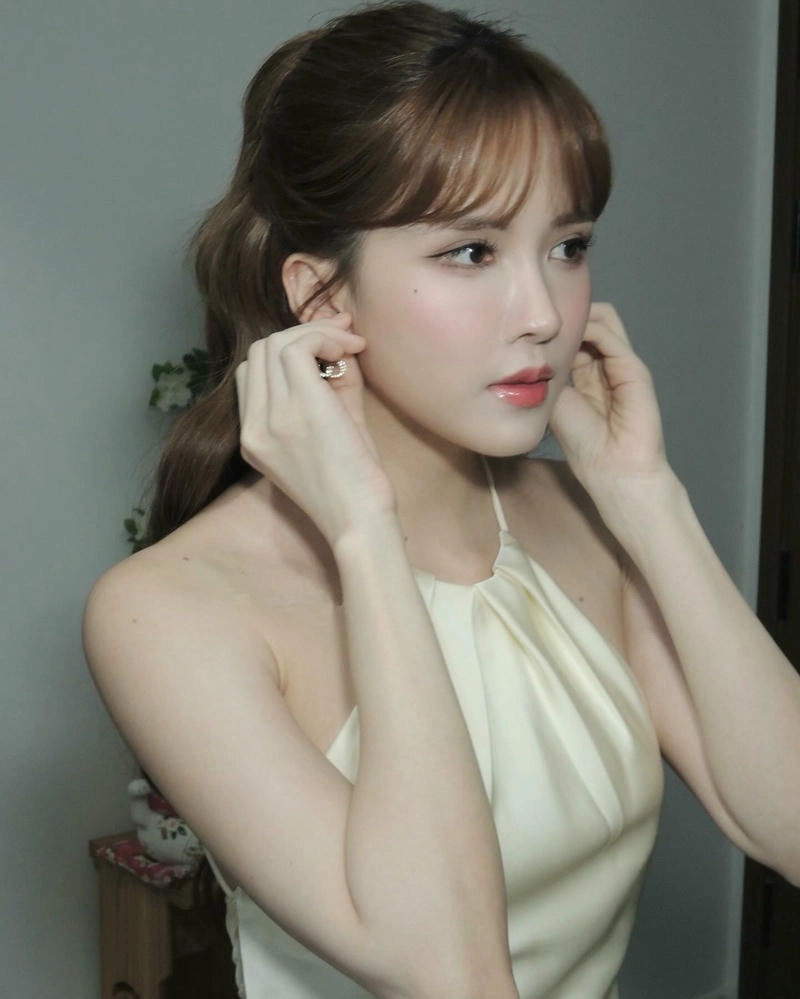 Phong cách cuốn hút của ca sĩ Thiều Bảo Trâm