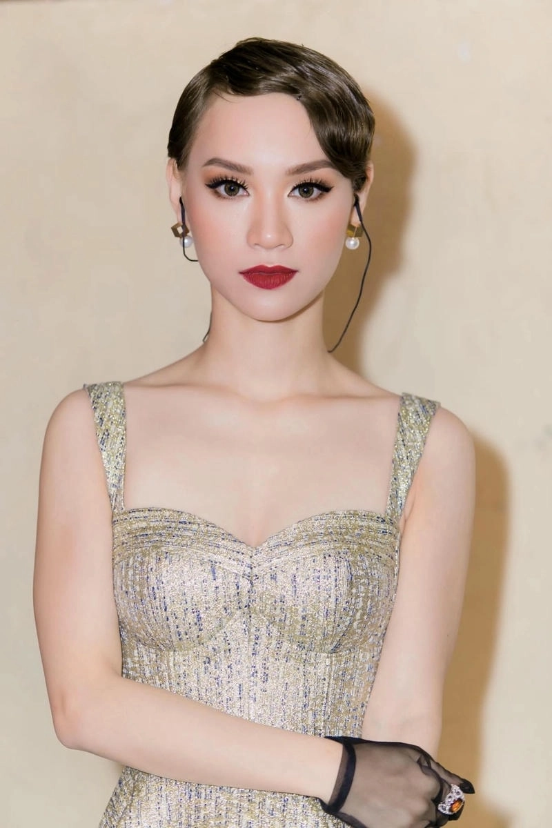 Lắng nghe ca khúc Trà My Idol Đừng Ai Nhắc Về Anh Ấy