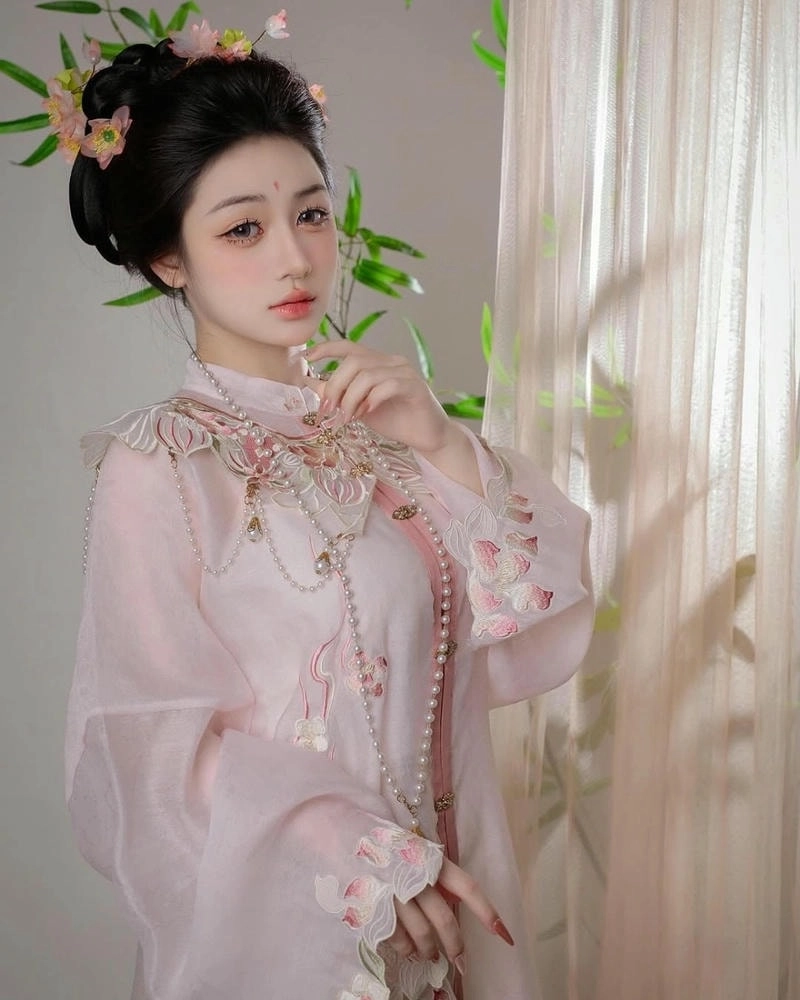 Fanclub quạt club Trần Hà Linh ngày càng lớn mạnh