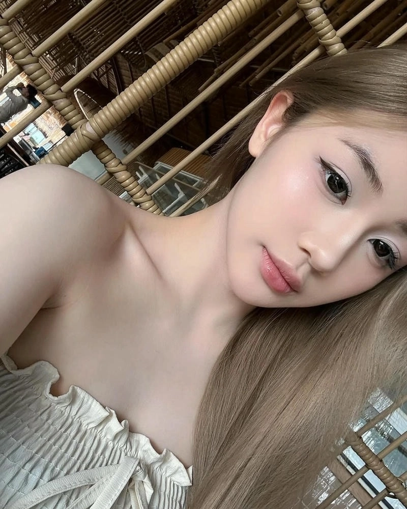 Dân mạng xôn xao vụ Trần Hà Linh bị dí