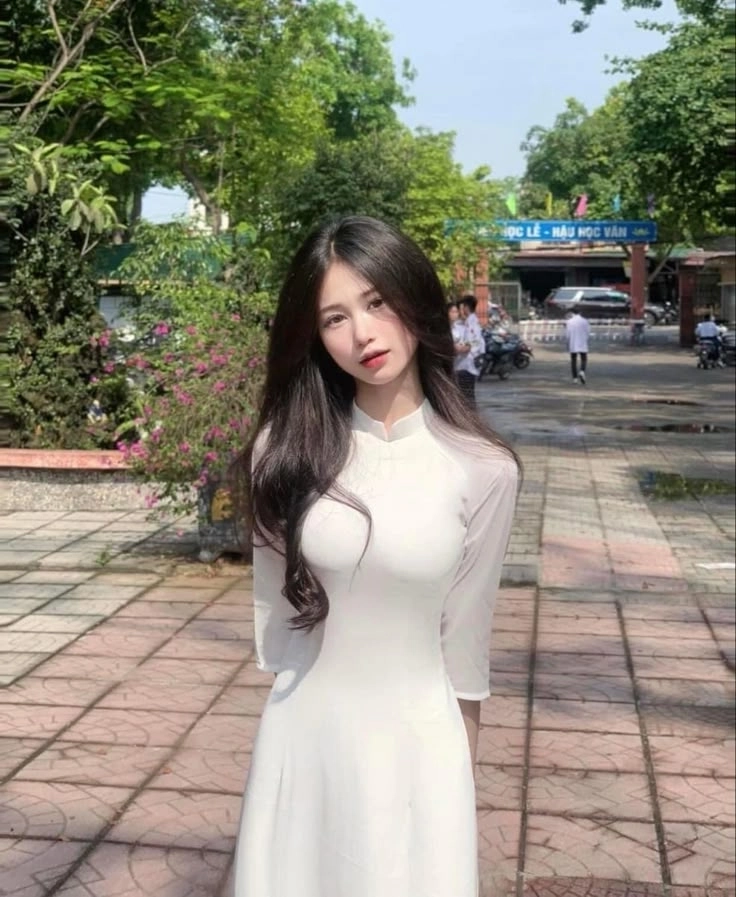 Hình ảnh nữ sinh áo dài buổi đến trường