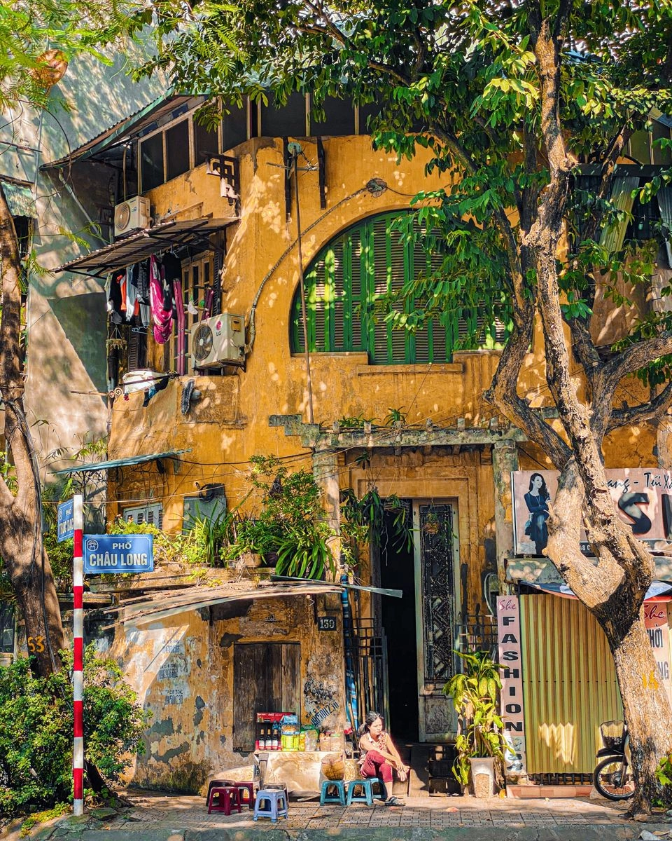 Một bức tranh phong cảnh hà nội với góc nhìn từ trên cao.