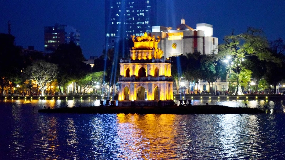 Nét thơ mộng của phong cảnh hồ gươm