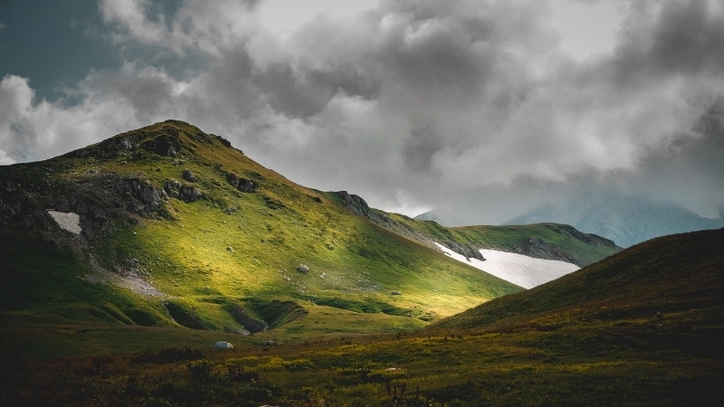 Khoảnh khắc tuyệt đẹp trong một ảnh phong cảnh núi