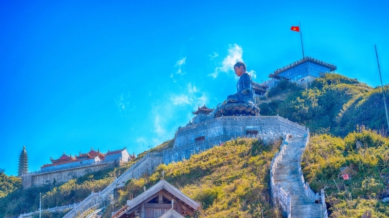 Sapa phong cảnh núi non trùng điệp