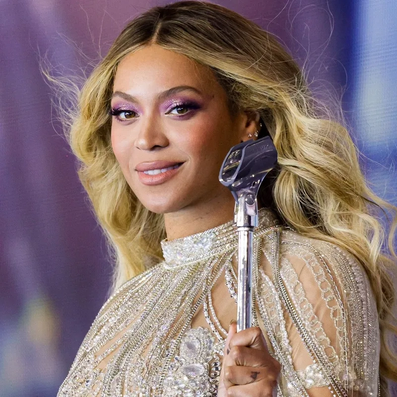 Vẻ đẹp lay động lòng người trong beyoncé pretty hurts