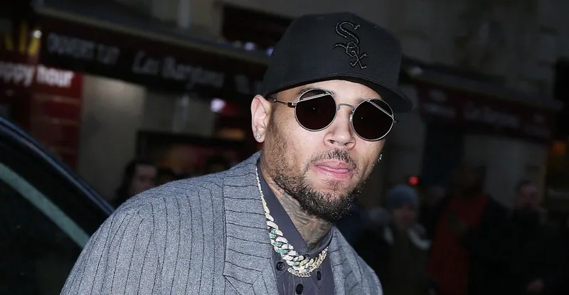 Phong cách thời trang đường phố của Chris Brown