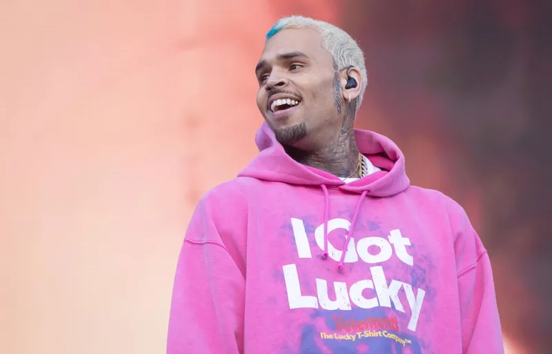Điệu nhảy Chris Brown điêu luyện trên sân khấu