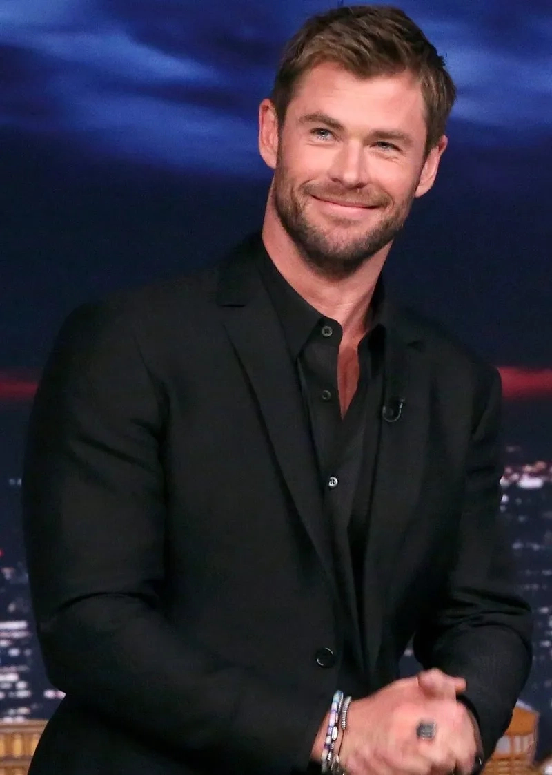 Thân hình đáng ngưỡng mộ của Chris Hemsworth