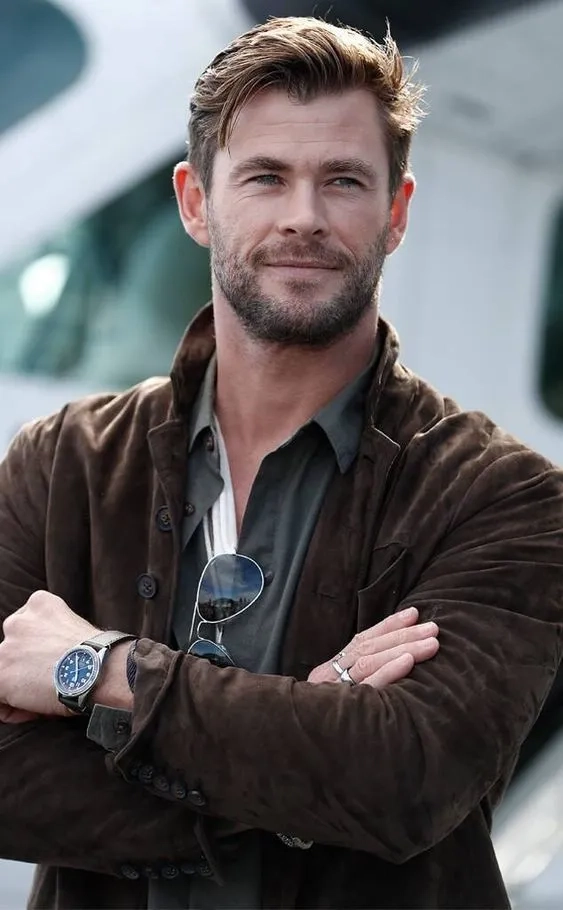 Một động tác trong bài tập của Chris Hemsworth