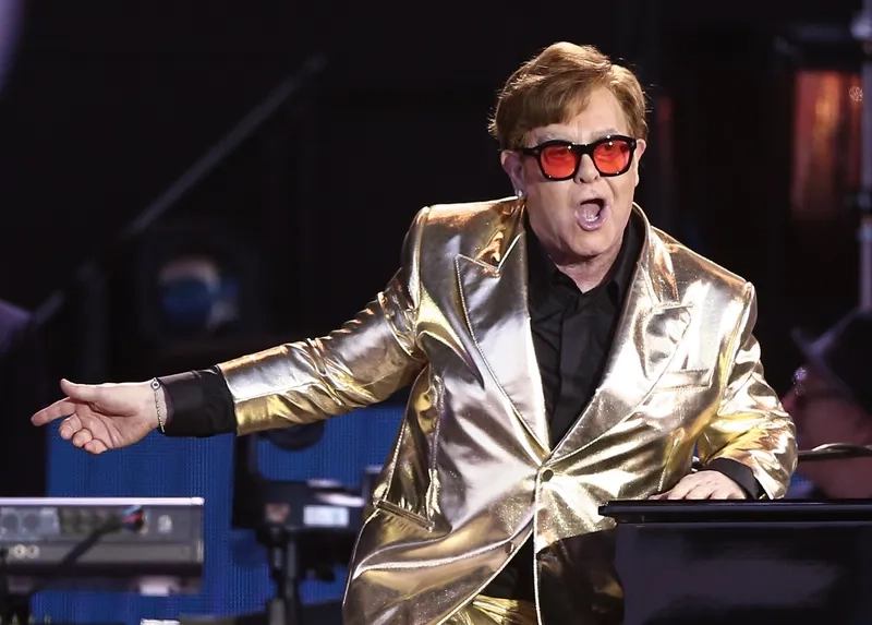 Elton John và Dua Lipa