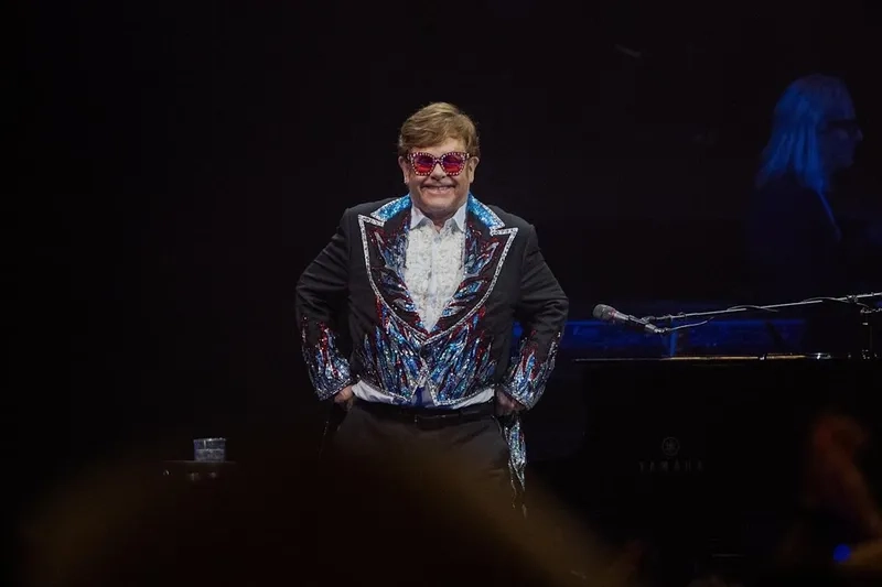 Một cảnh trong phim Elton John