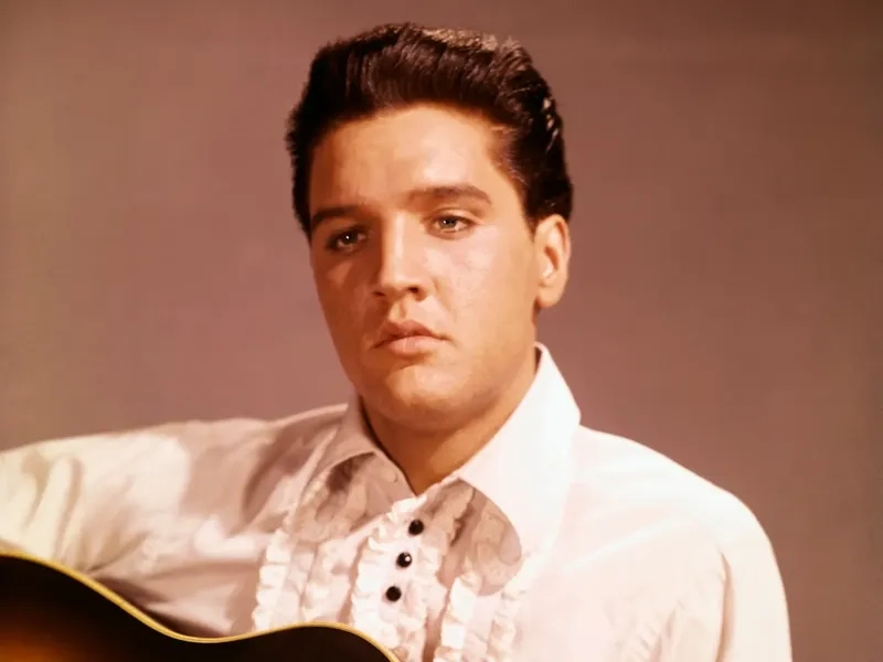 Sân khấu bùng nổ với elvis presley jailhouse rock