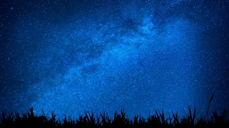 Một góc nhìn từ hình nền bầu trời ban đêm