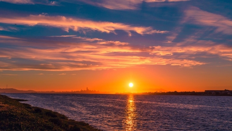 Hình nền phong cảnh bình minh trên biển