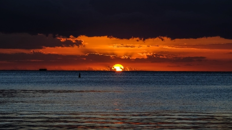 Vẻ đẹp hùng vĩ của hình nền phong cảnh biển