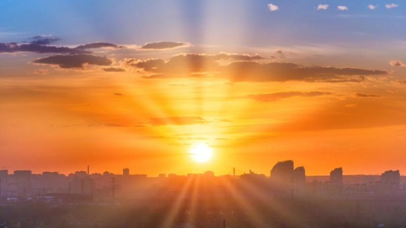 Hình nền cảnh hoàng hôn trên núi