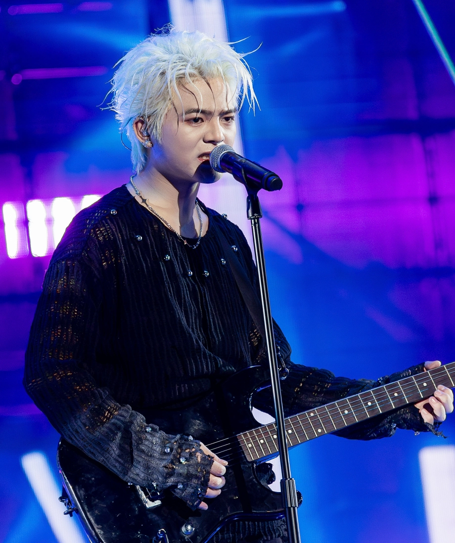 Hình nền Rhyder Captain trong chương trình