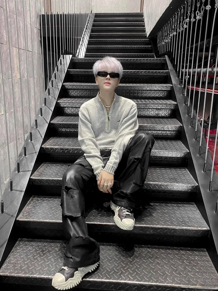 Mẫu hình nền điện thoại Rhyder mới nhất