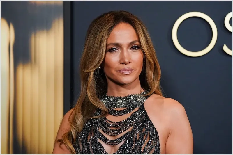 Không khí sôi động của Jennifer Lopez Let's Get Loud