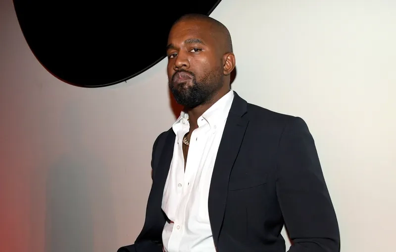 Tuyệt phẩm âm nhạc Kanye West Runaway